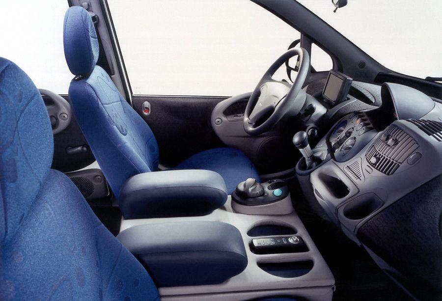 Интерьер Fiat Multipla Hybrid Power (186) 2000 года  (фото 3 из 3)